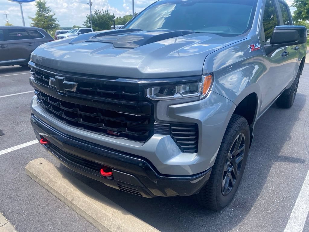 Used 2025 Chevrolet Silverado 1500 LT Trail Boss w/ Convenience Package II AWD/4WD image 3