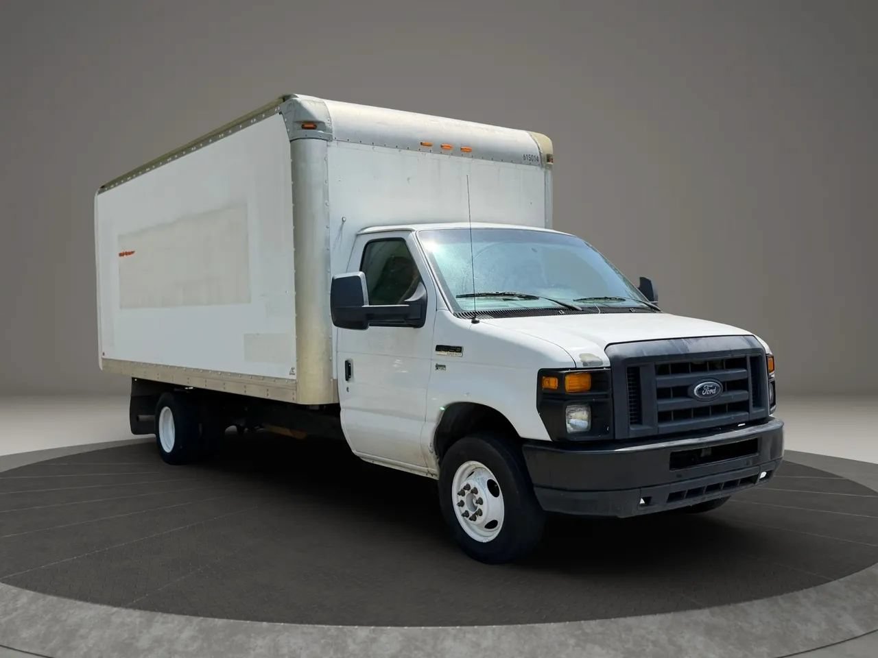 Used 2016 Ford E-350 and Econoline 350 Super Duty RWD image 3