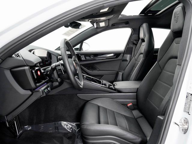 Certified 2025 Porsche Panamera 4 image 6