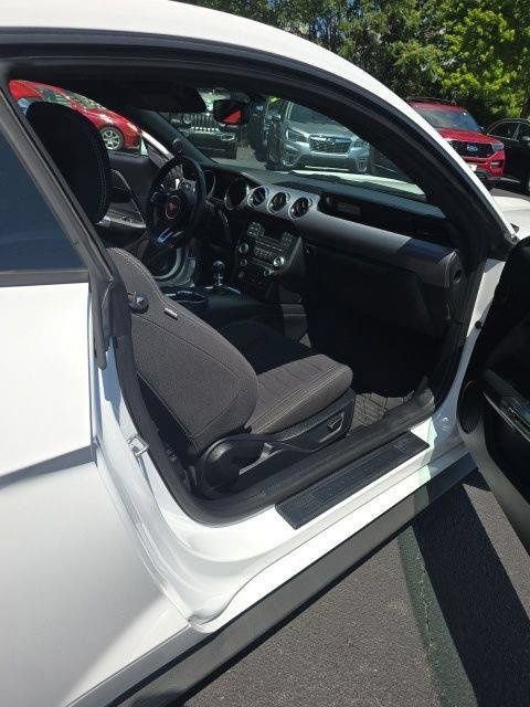 Used 2017 Ford Mustang GT RWD image 9