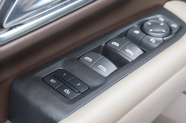 Used 2021 Chevrolet Tahoe Z71 w/ Luxury Package AWD/4WD image 8