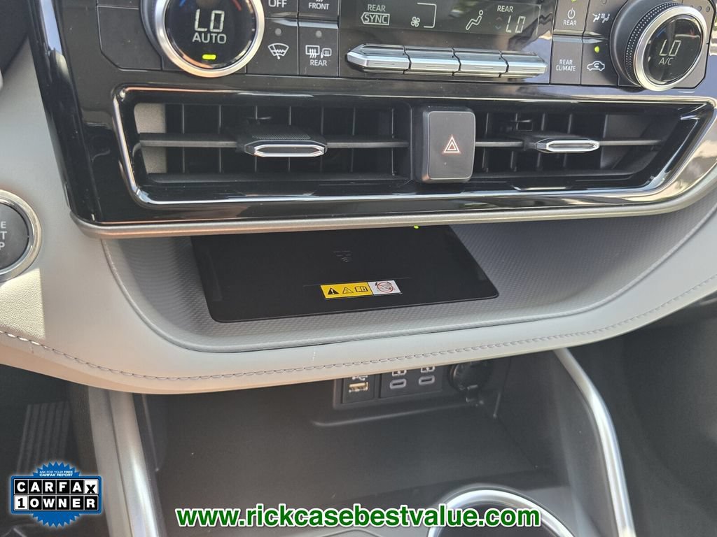 Used 2023 Toyota Highlander XLE FWD image 27