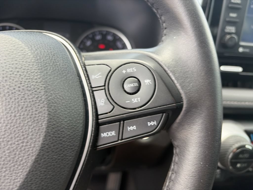 Used 2022 Toyota RAV4 XLE Premium FWD image 21