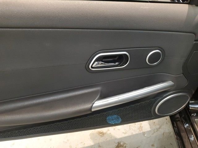 Used 2004 Chrysler Crossfire Base image 10