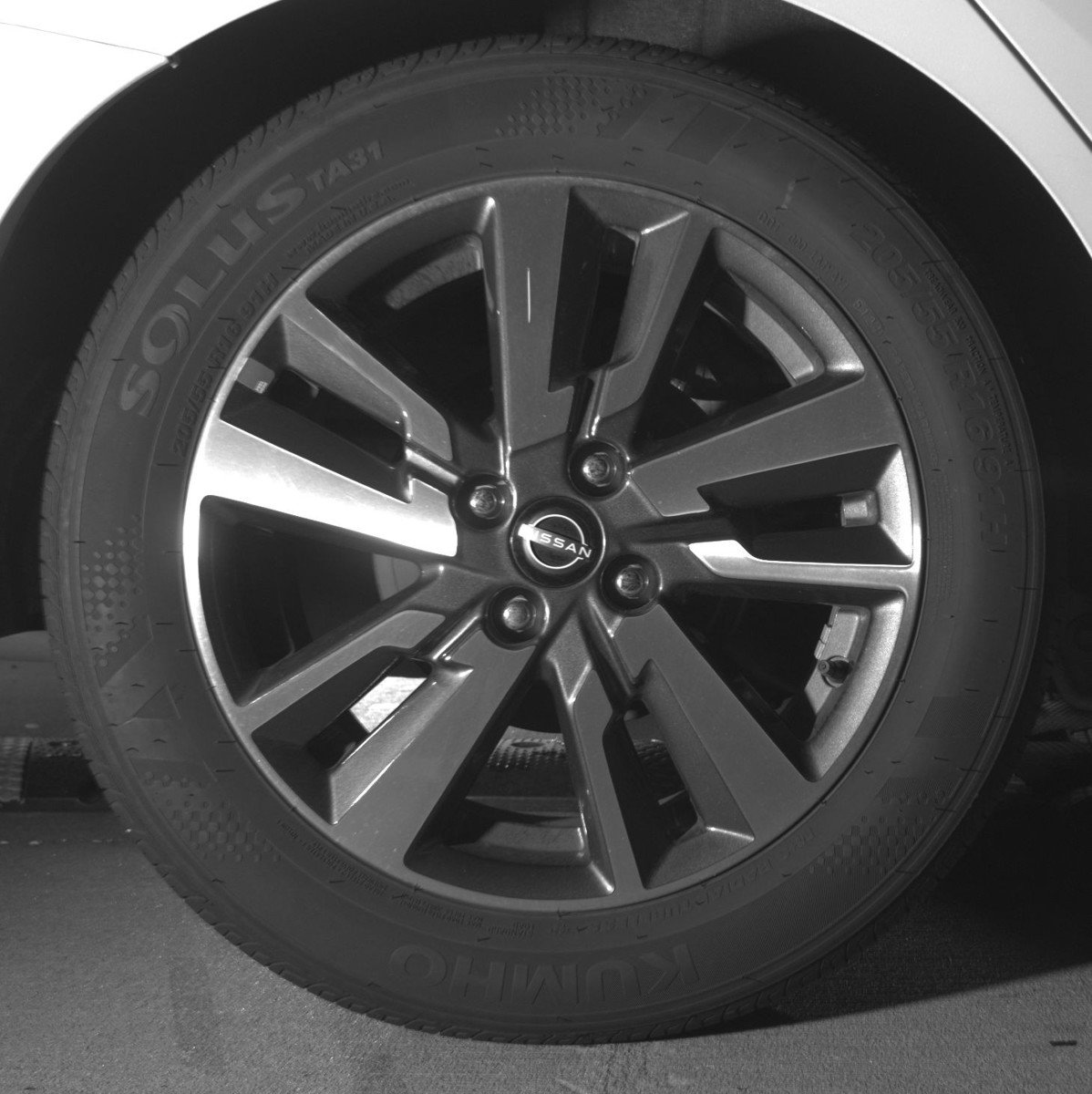 Used 2025 Nissan Versa SV FWD image 15