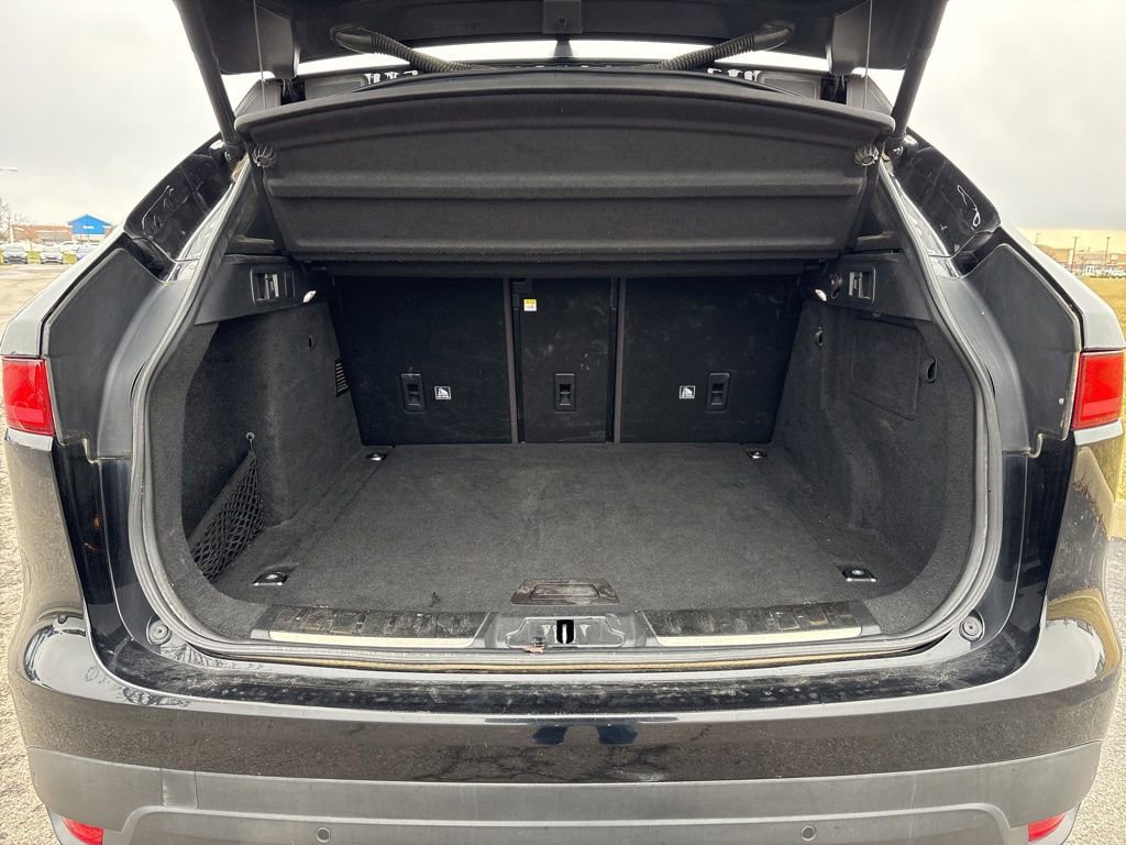 Used 2020 Jaguar F-PACE Prestige image 10