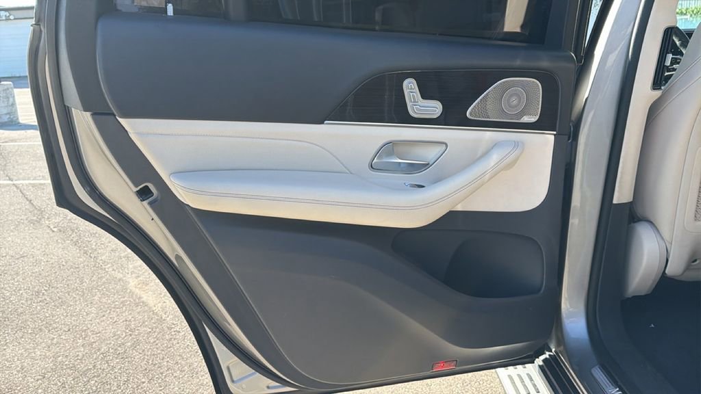 Used 2020 Mercedes-Benz GLS 450 4MATIC image 33