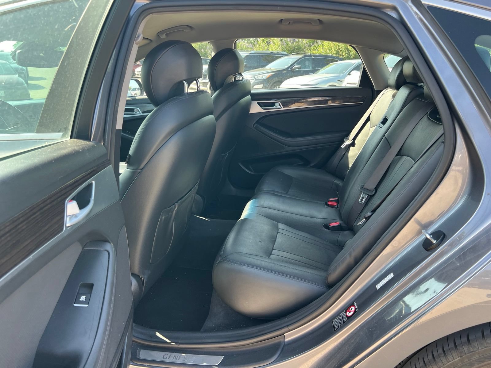Used 2016 Hyundai Genesis 3.8 RWD image 17