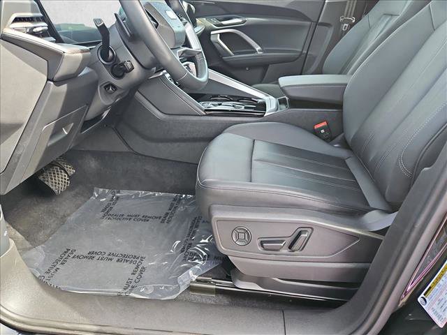 Certified 2025 Audi Q5 Premium w/ Convenience Package image 17