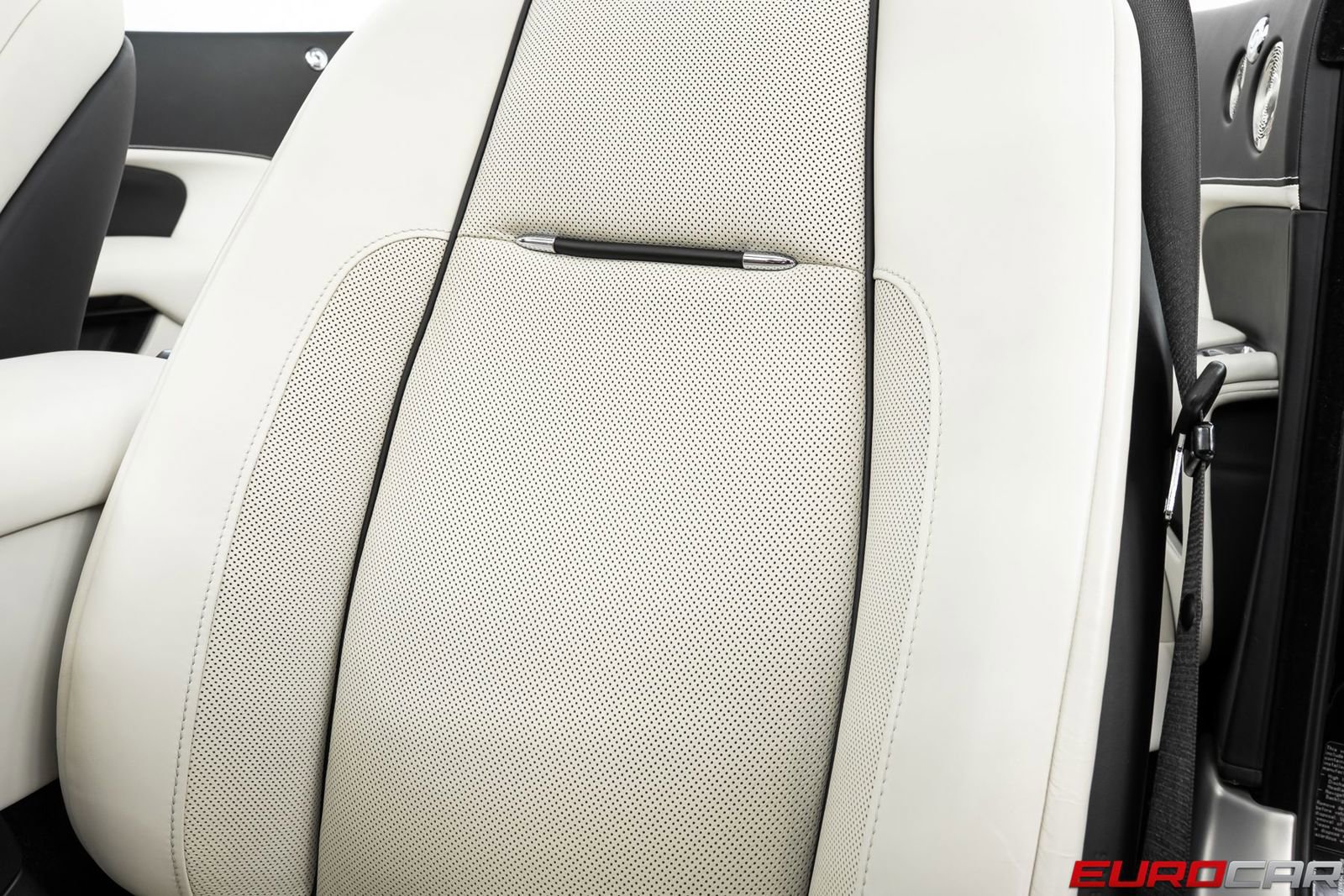 Used 2018 Rolls-Royce Dawn image 40