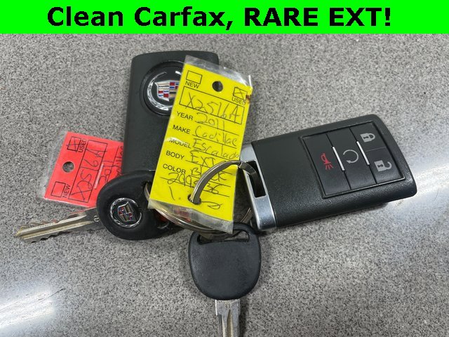 Used 2011 Cadillac Escalade EXT Luxury image 26