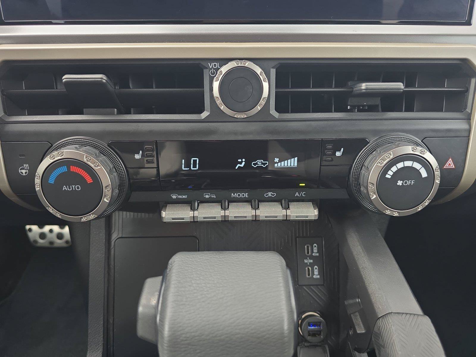 Used 2024 Toyota Tacoma TRD Sport w/ TRD Sport Upgrade Package AWD/4WD image 18