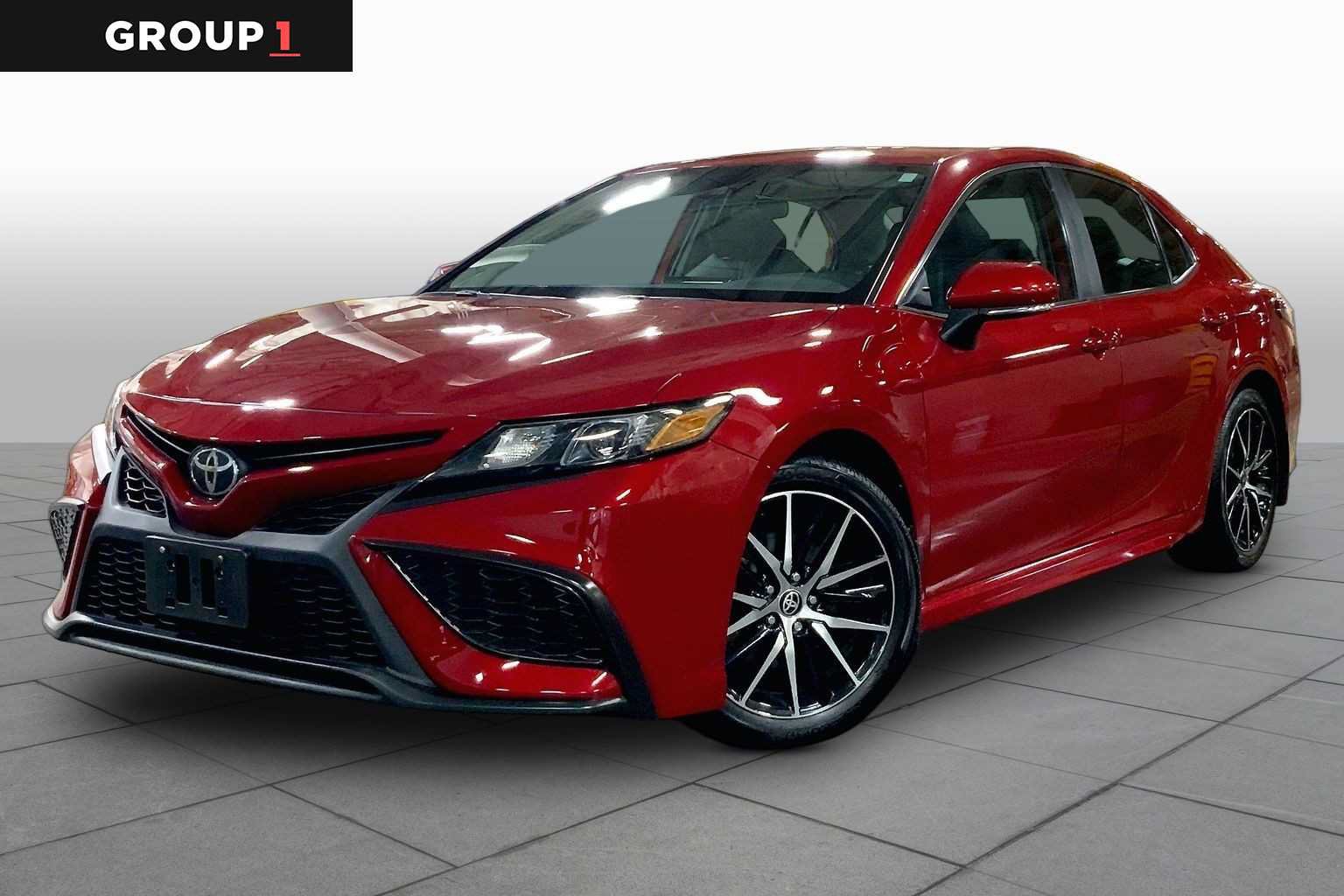 Used 2023 Toyota Camry SE w/ Cold Weather Package AWD/4WD image 1