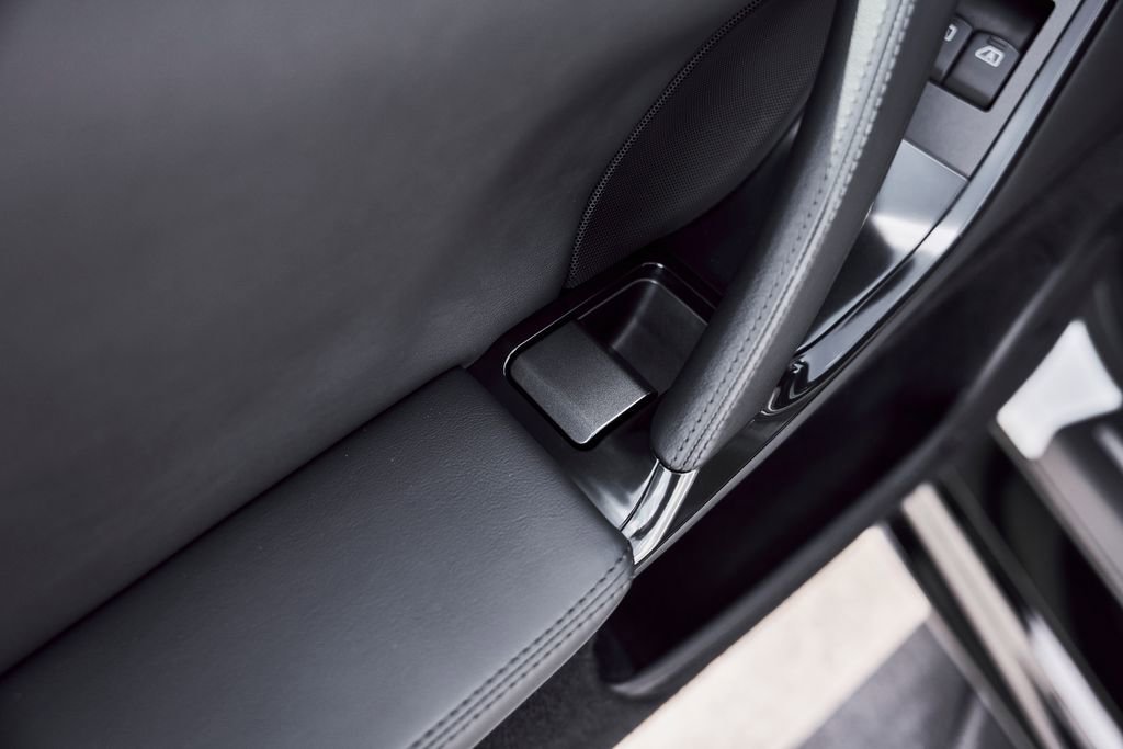 Used 2021 Nissan GT-R Premium image 35