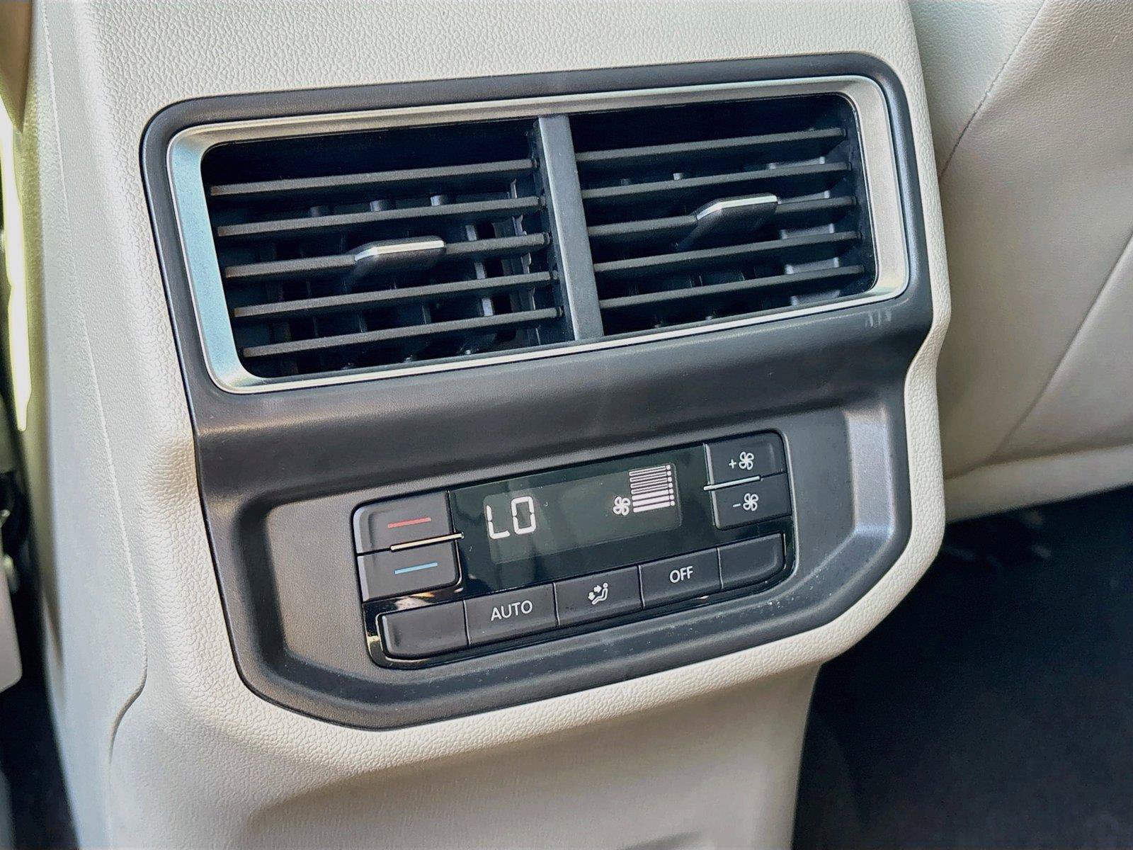 Used 2024 Volkswagen Atlas SE FWD image 25