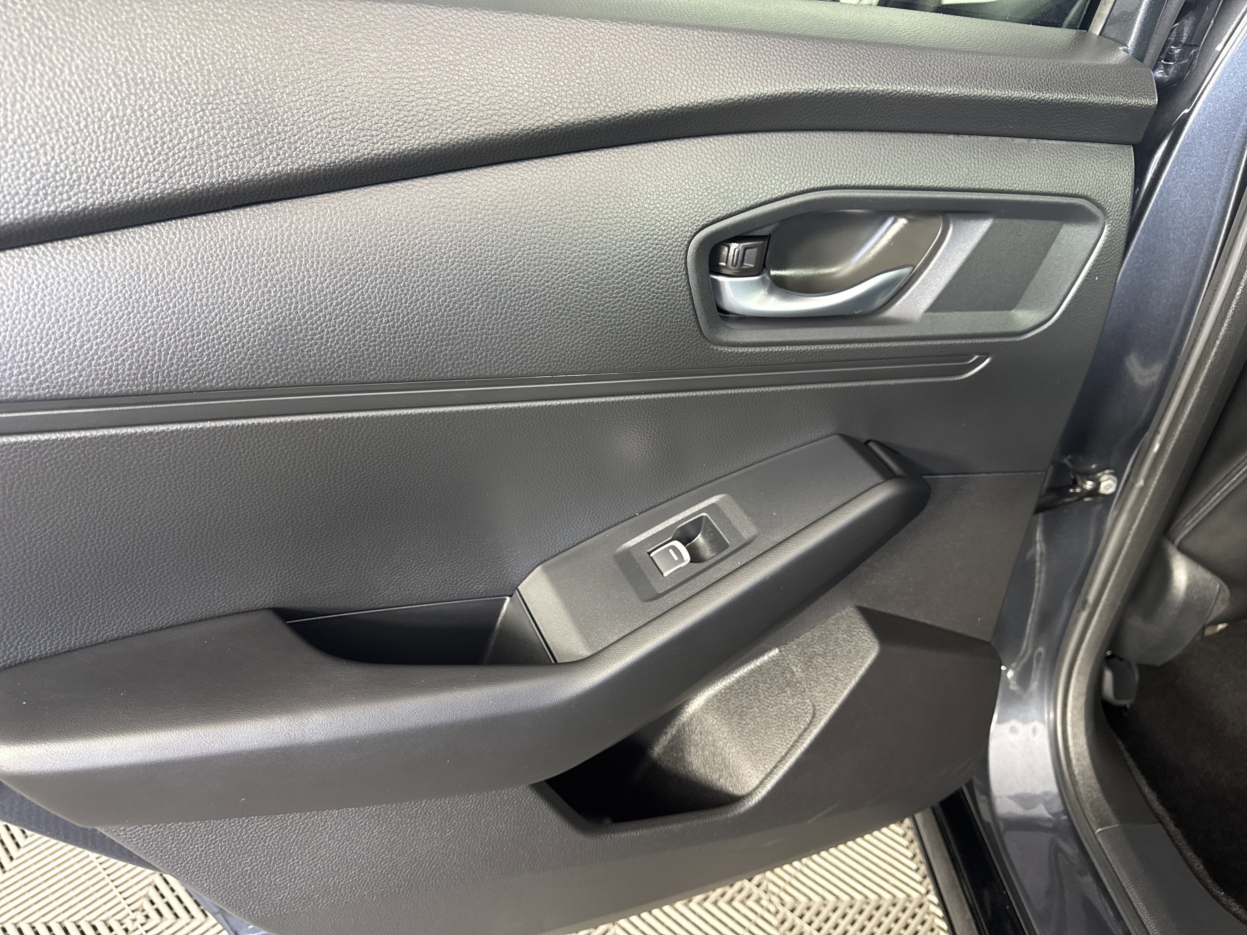 Certified 2025 Honda Accord EX-L image 17