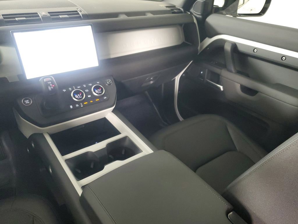 Used 2025 Land Rover Defender 110 S image 15