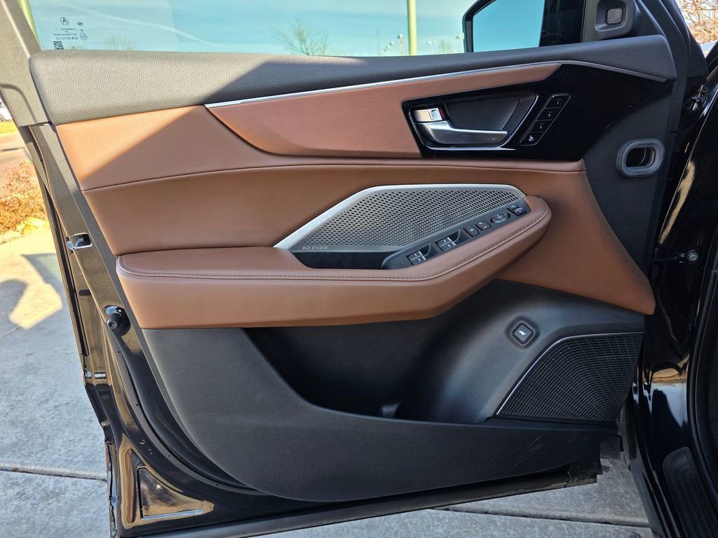 Used 2024 Acura MDX SH-AWD w/ Technology Package image 22