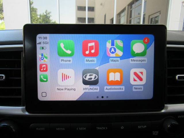 Used 2022 Hyundai Venue SEL FWD image 11