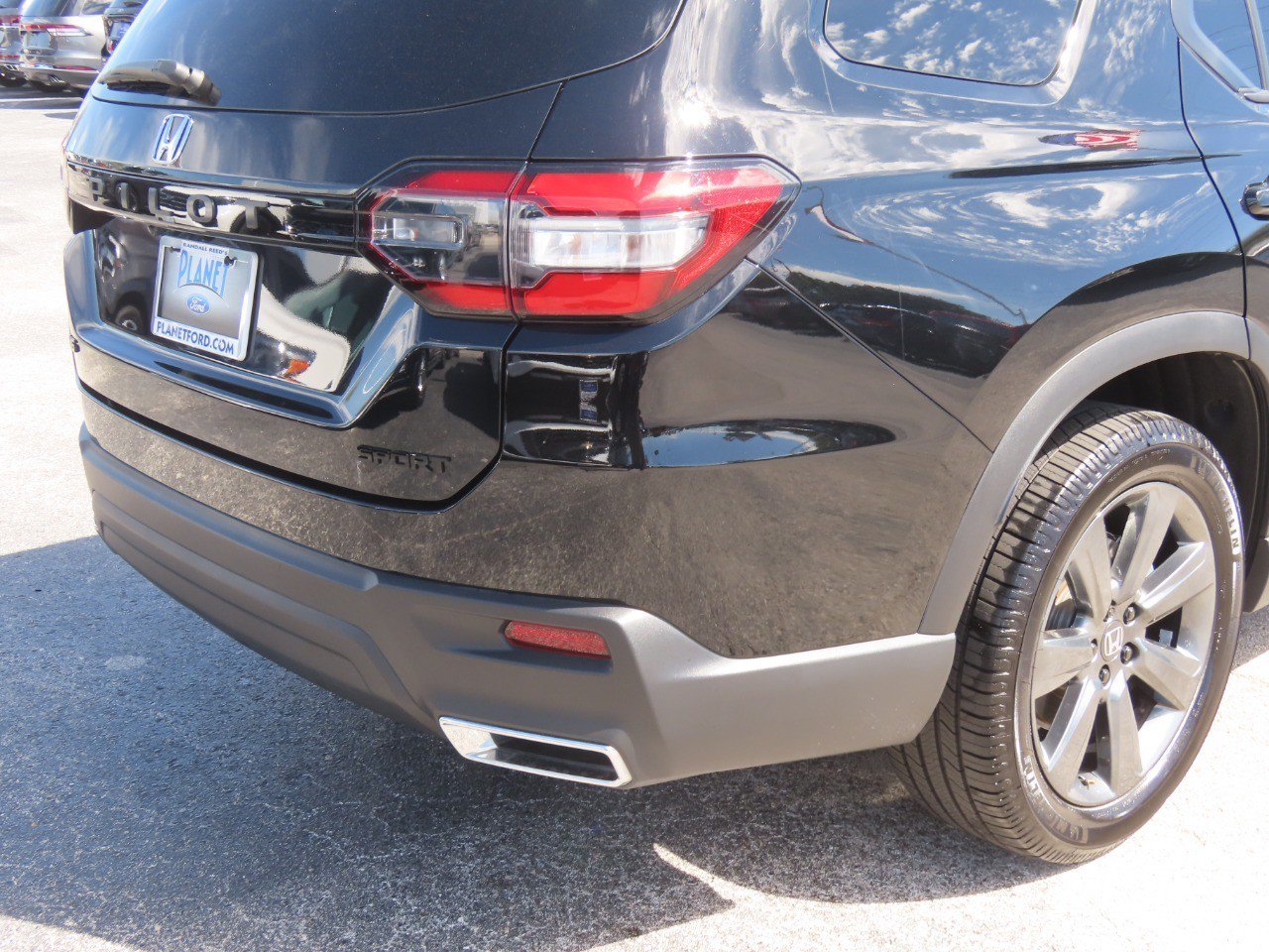 Used 2023 Honda Pilot Sport image 12