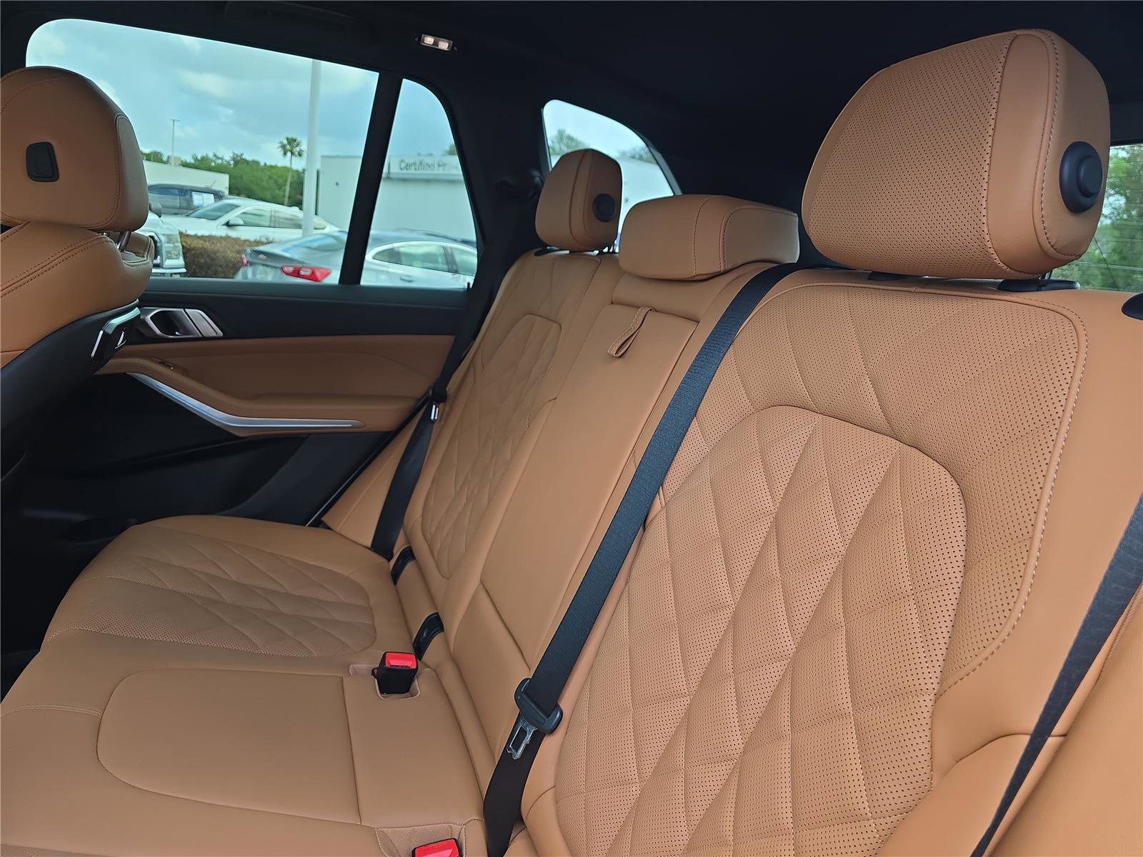 Used 2024 BMW X5 sDrive40i w/ M Sport Package image 12