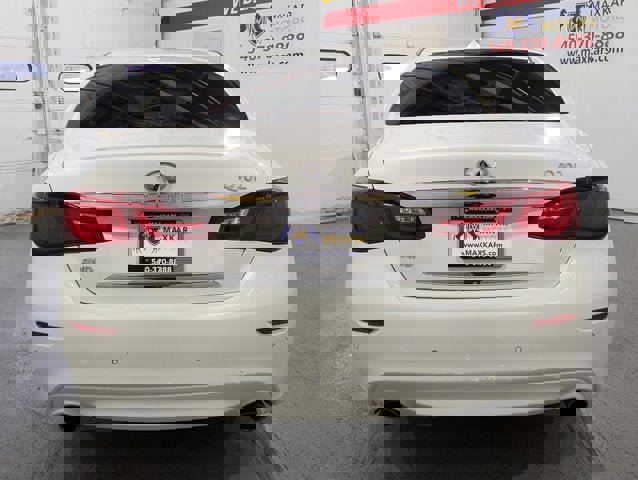 Used 2016 INFINITI Q70 L 3.7 w/ Deluxe Touring Package image 6