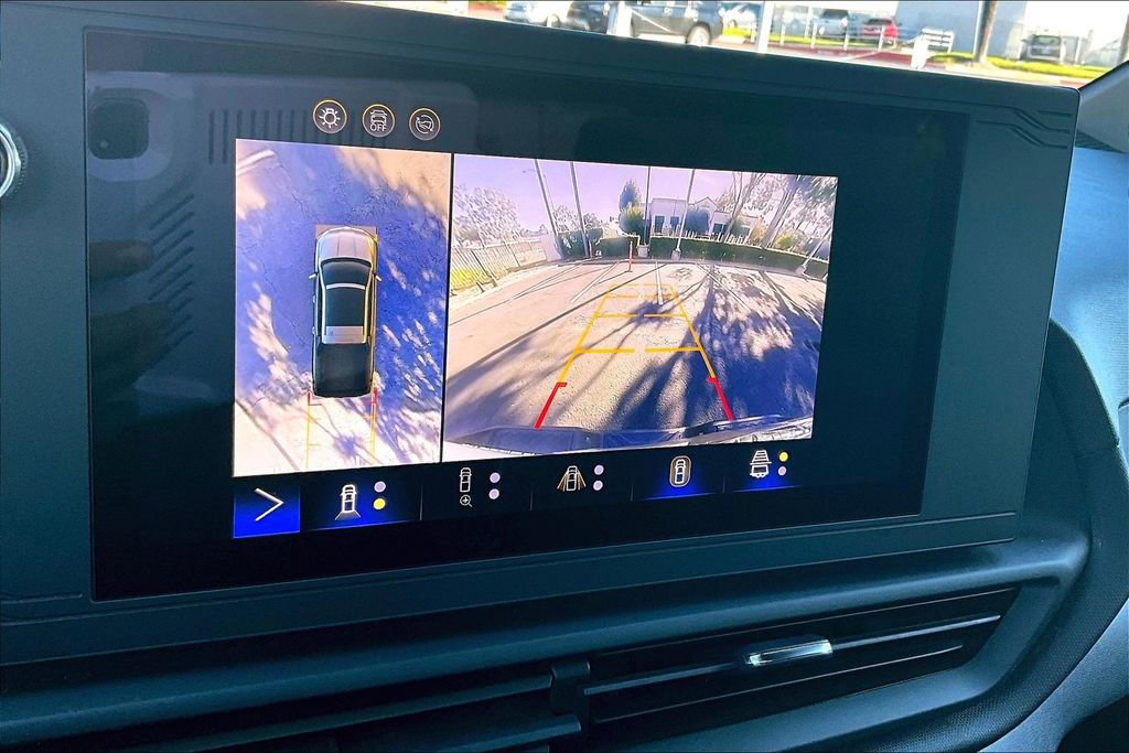 Used 2024 Chevrolet Silverado EV W/T image 10