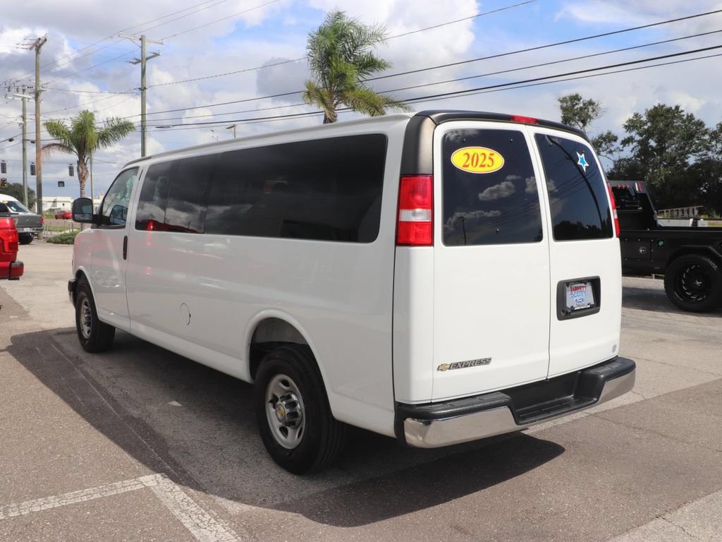 Used 2025 Chevrolet Express 3500 LT w/ LT Preferred Equipment Group RWD image 8