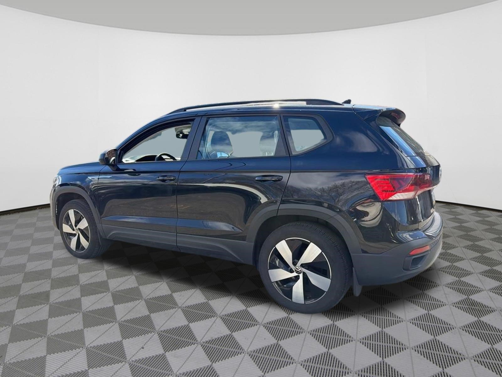 Used 2024 Volkswagen Taos S AWD/4WD image 5
