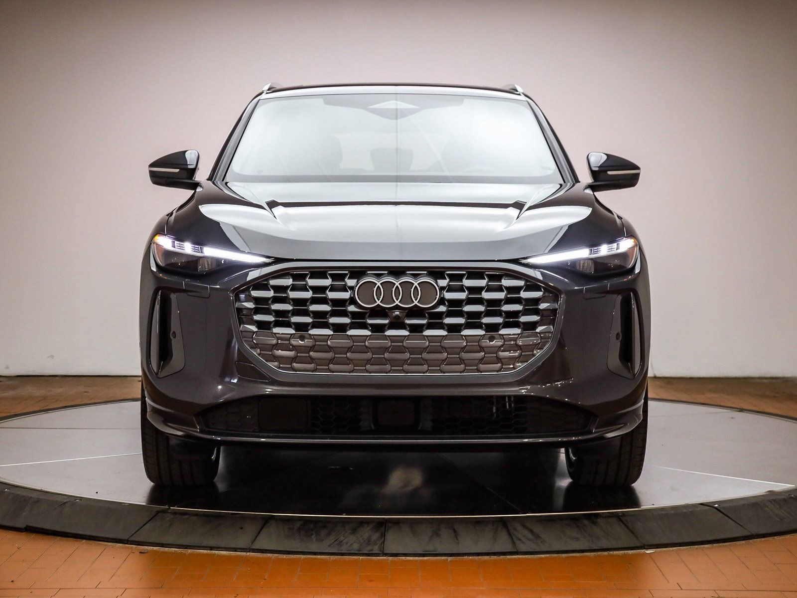 Certified 2025 Audi Q5 Premium w/ Premium Plus AWD/4WD image 2