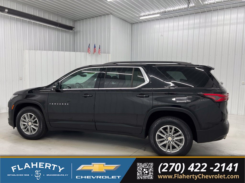 Used 2023 Chevrolet Traverse LT FWD image 5