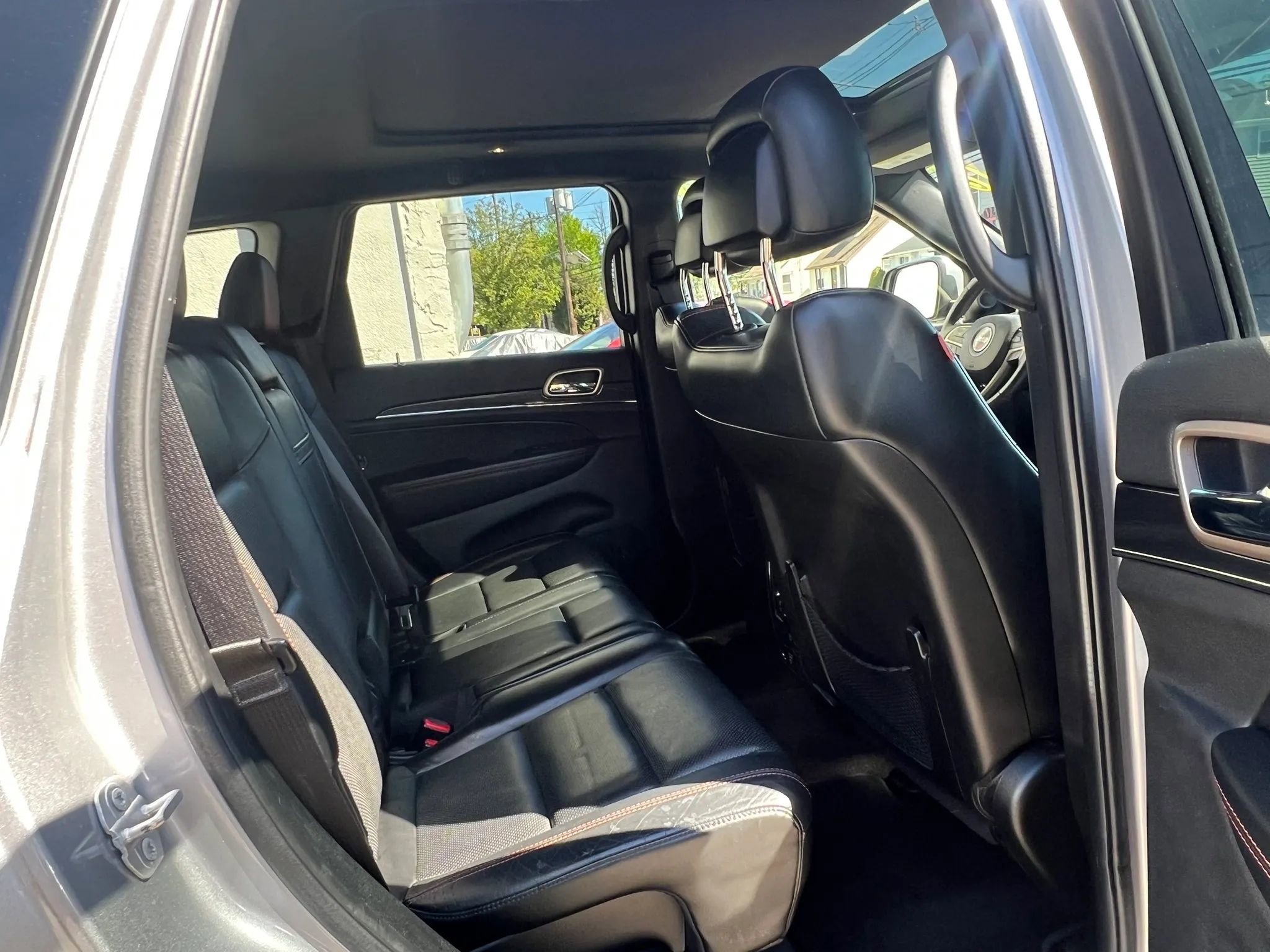 Used 2016 Jeep Grand Cherokee Limited 75th Anniversary AWD/4WD image 30