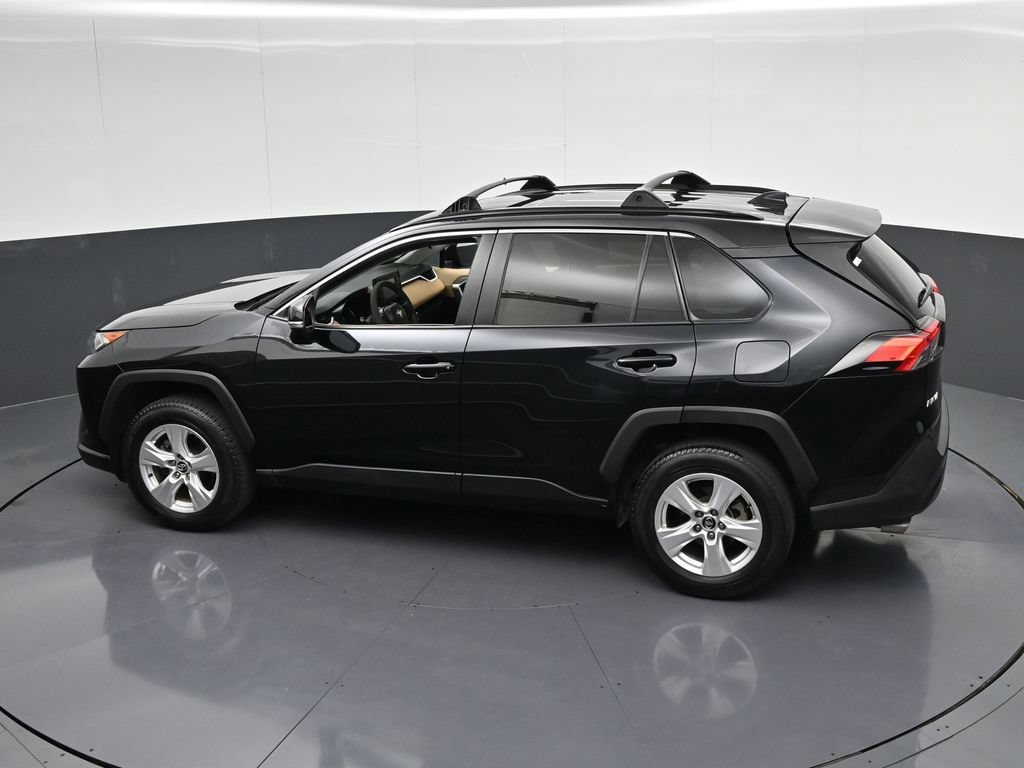 Used 2020 Toyota RAV4 XLE w/ Convenience Package FWD image 27