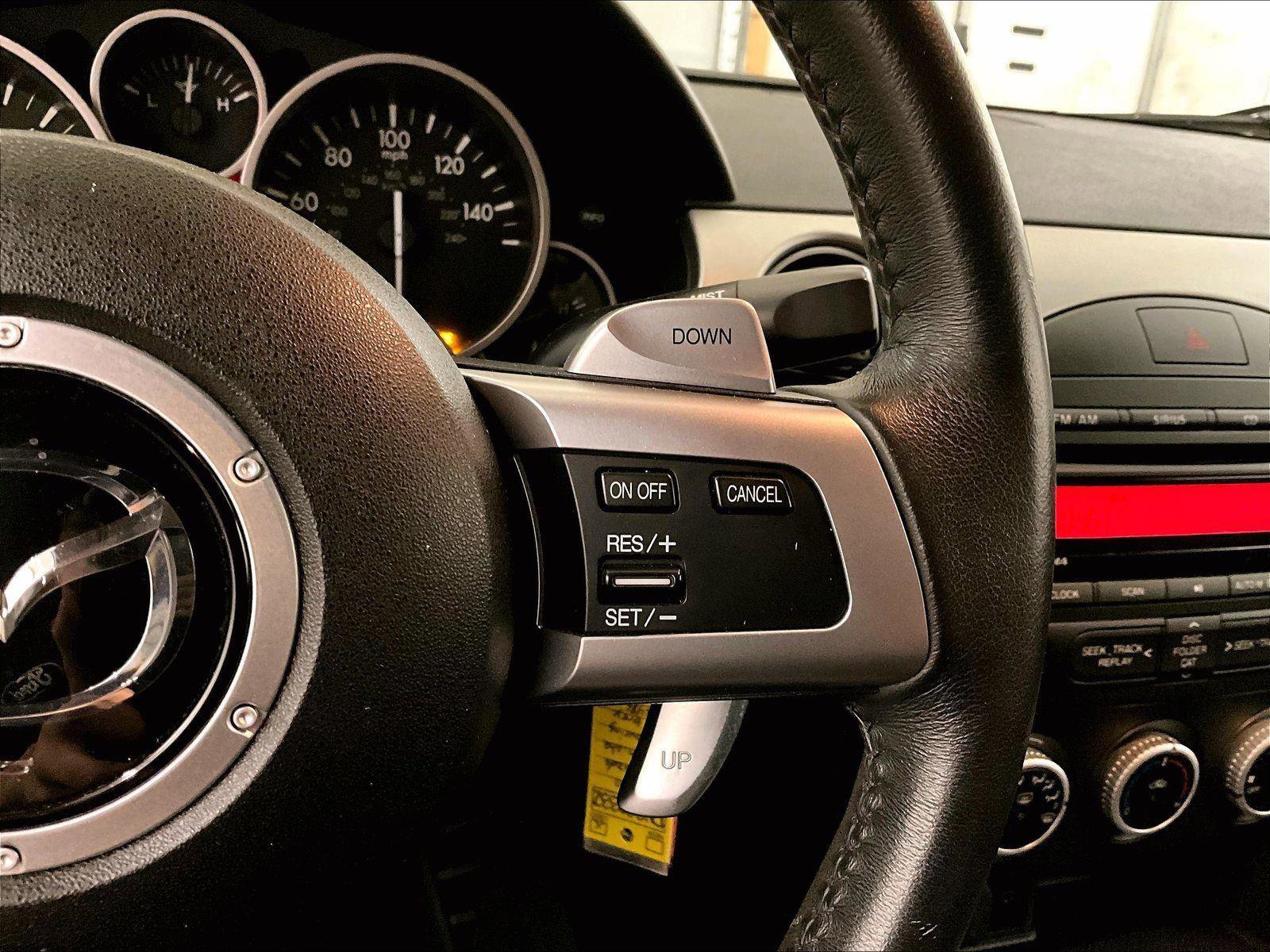 Used 2010 MAZDA MX-5 Miata Touring RWD image 18