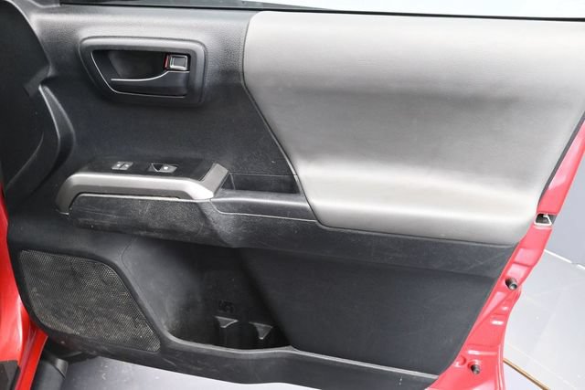 Used 2023 Toyota Tacoma SR5 RWD image 33