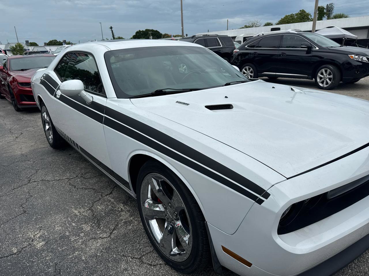 Used 2013 Dodge Challenger R/T RWD image 3