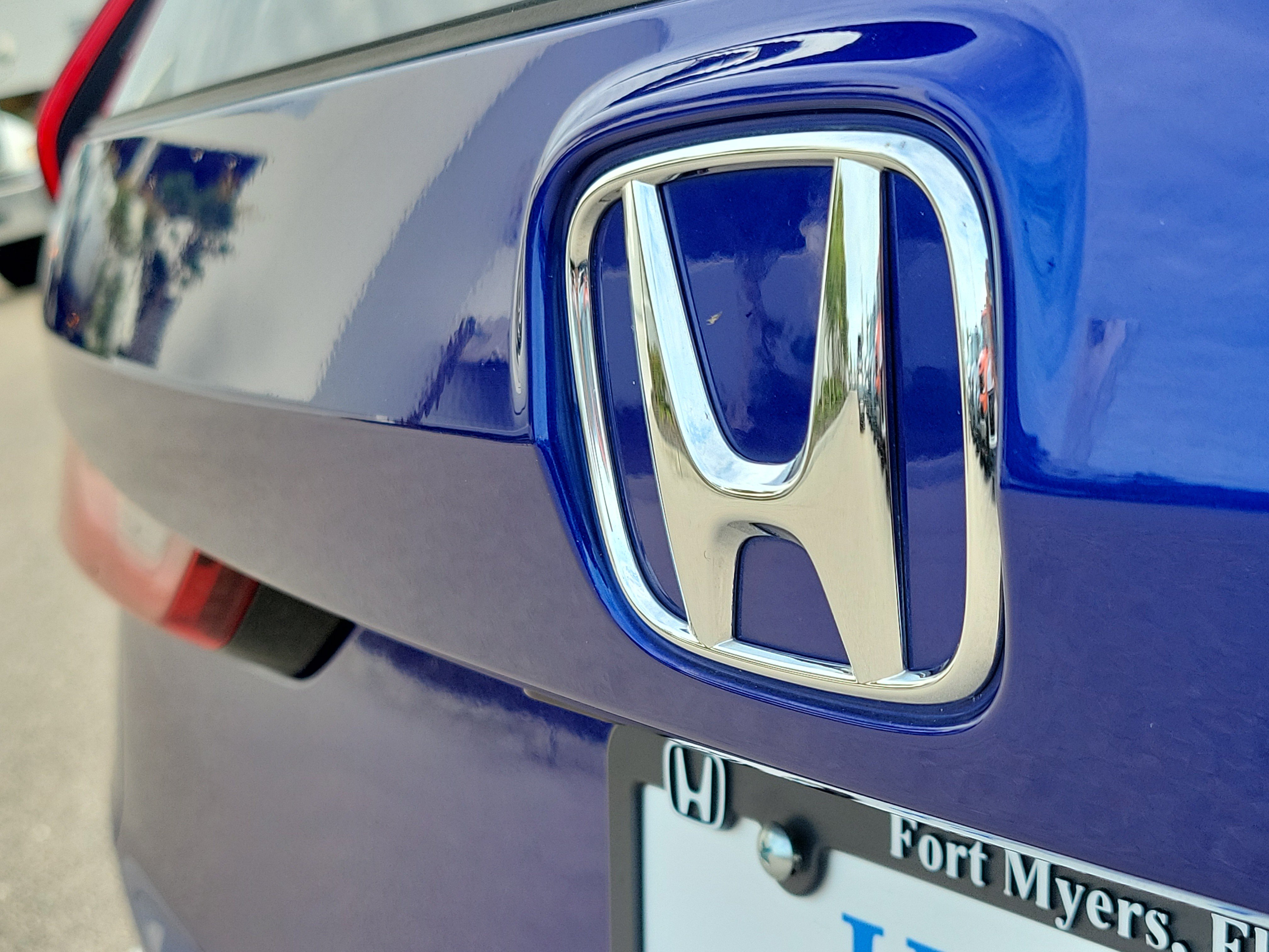 Used 2025 Honda CR-V Sport image 8