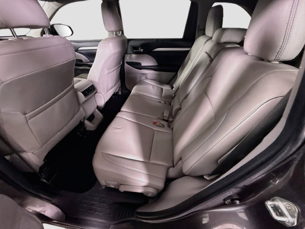 Certified 2019 Toyota Highlander XLE AWD/4WD image 27