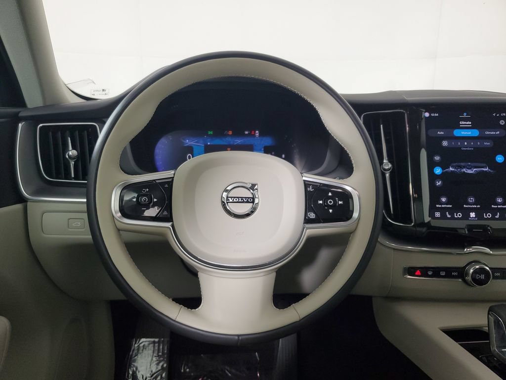 Certified 2024 Volvo XC60 B5 Core w/ Protection Package Premier AWD/4WD image 18