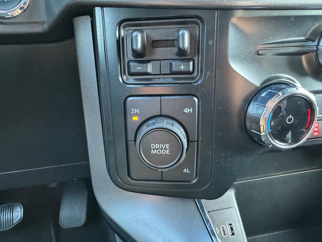 Used 2025 Ford F150 XLT w/ Equipment Group 302A MID AWD/4WD image 23