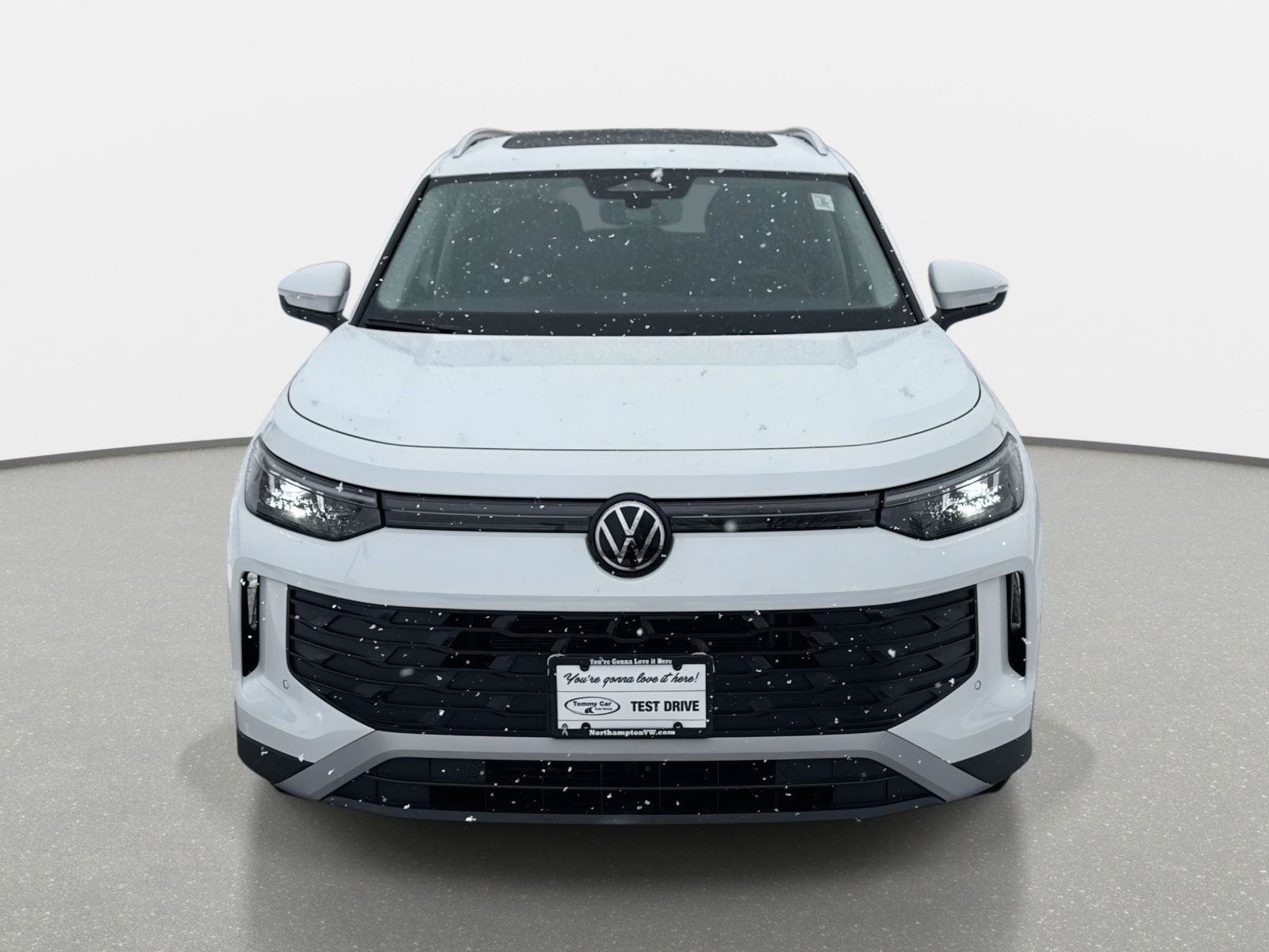 New 2026 Volkswagen Tiguan SE image 2