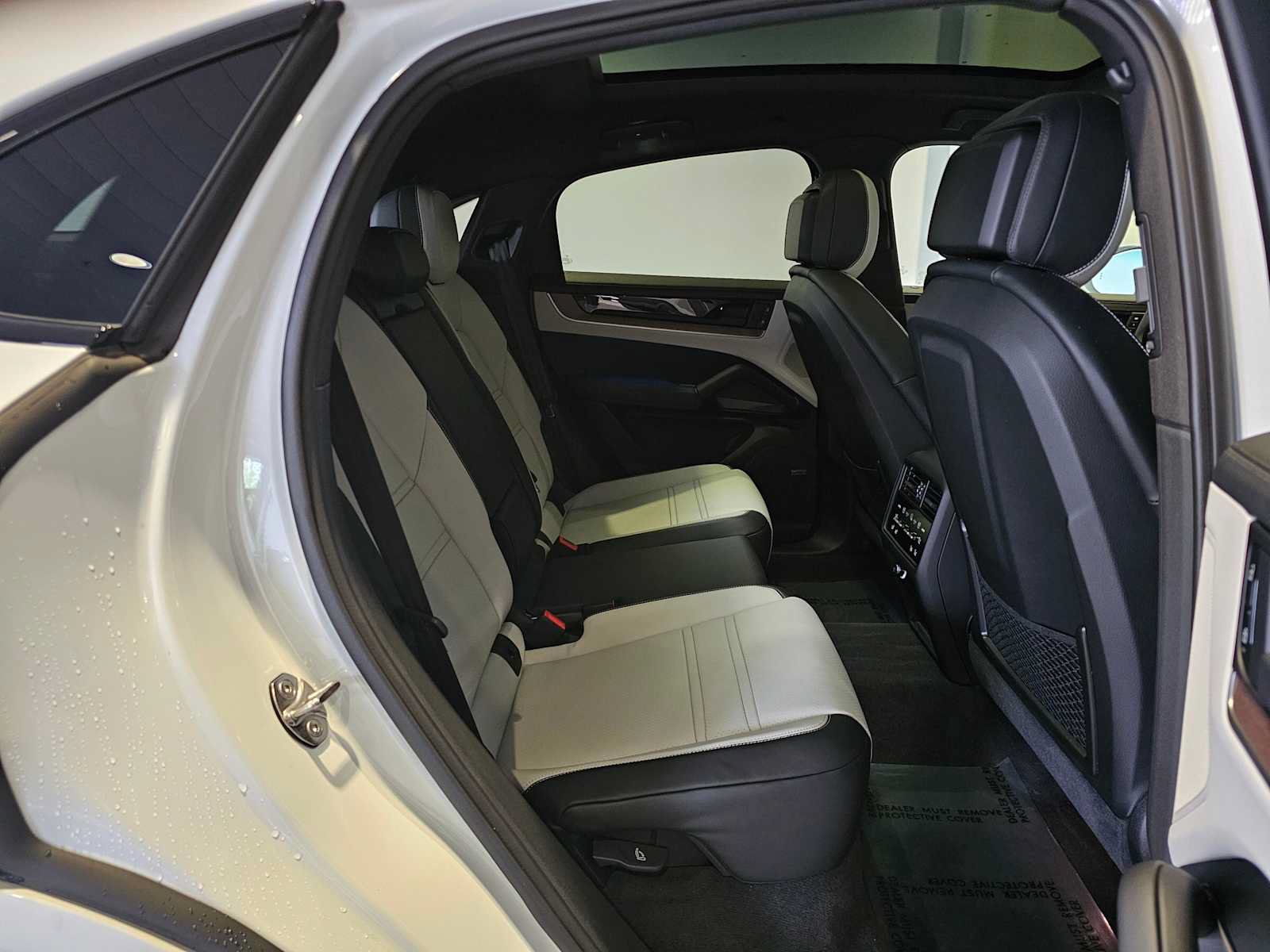 New 2025 Porsche Cayenne S AWD/4WD image 14