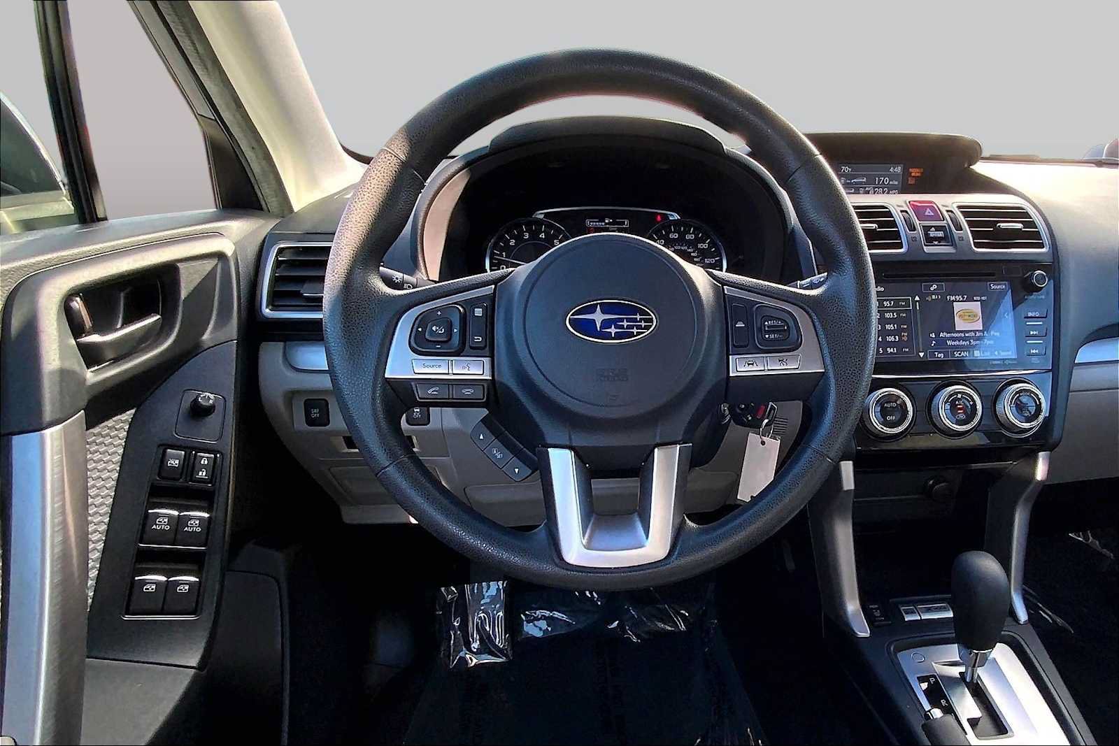 Used 2017 Subaru Forester 2.5i Premium AWD/4WD image 5