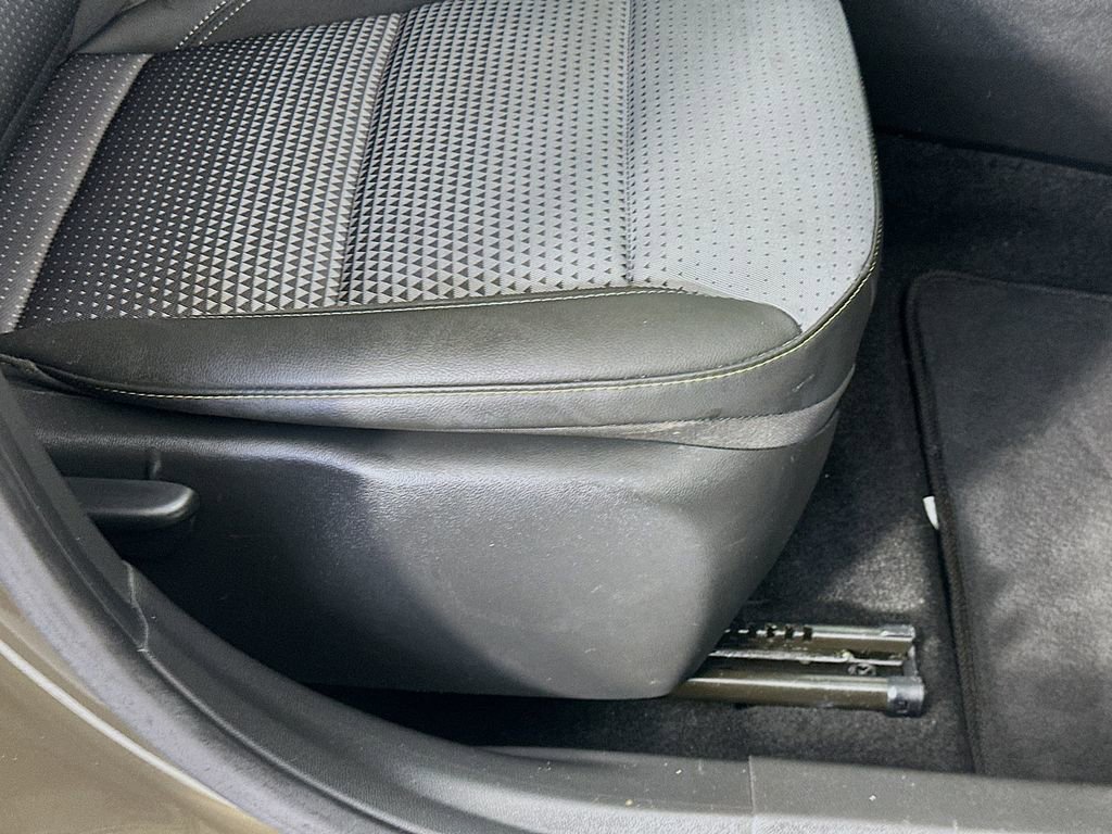 Used 2024 Chevrolet Trax LT w/ LT Convenience Package FWD image 23