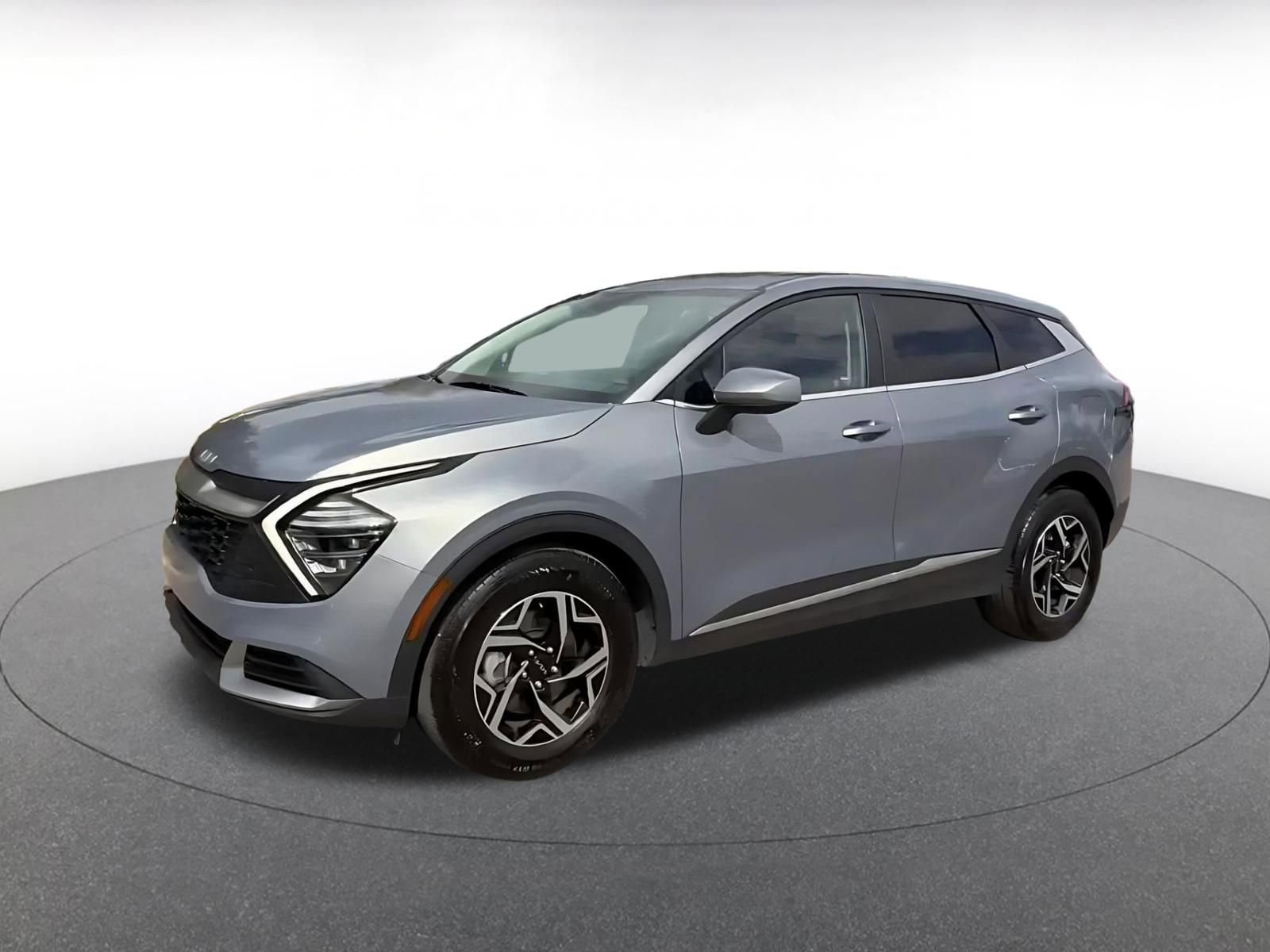 Used 2025 Kia Sportage LX image 8