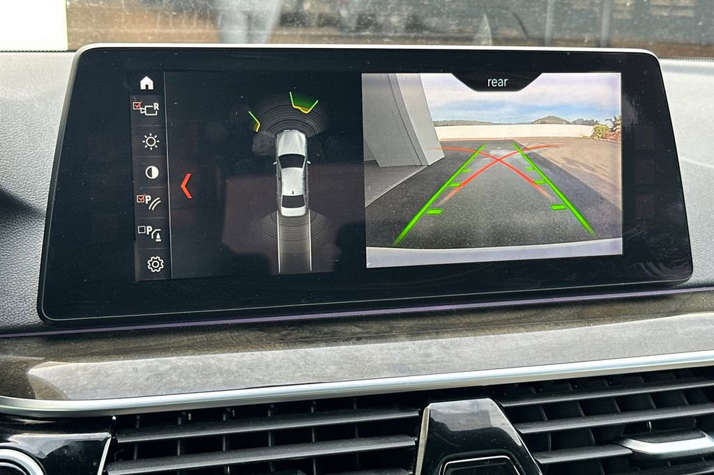 Used 2018 BMW 540i w/ M Sport Package image 22