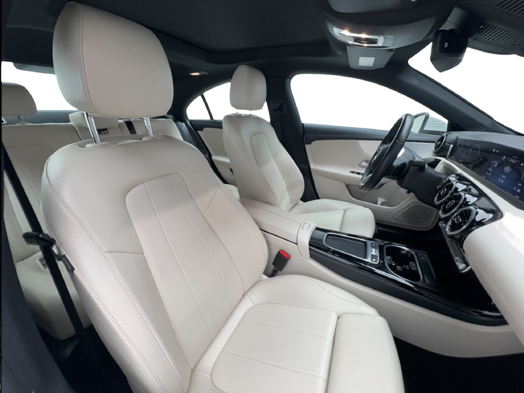 Used 2025 Mercedes-Benz CLA 250 image 32