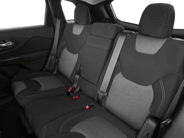 Used 2016 Jeep Cherokee Sport image 17