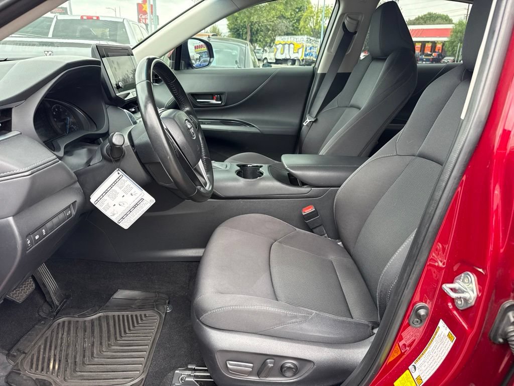 Used 2024 Toyota Venza LE AWD/4WD image 7