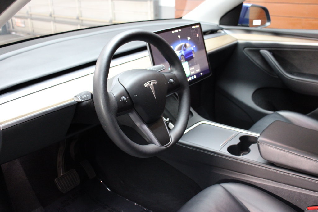 Used 2024 Tesla Model Y 2WD image 14